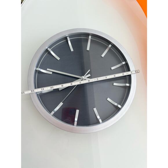 Silver Round Wall Clock EUC - Picture 5 of 7